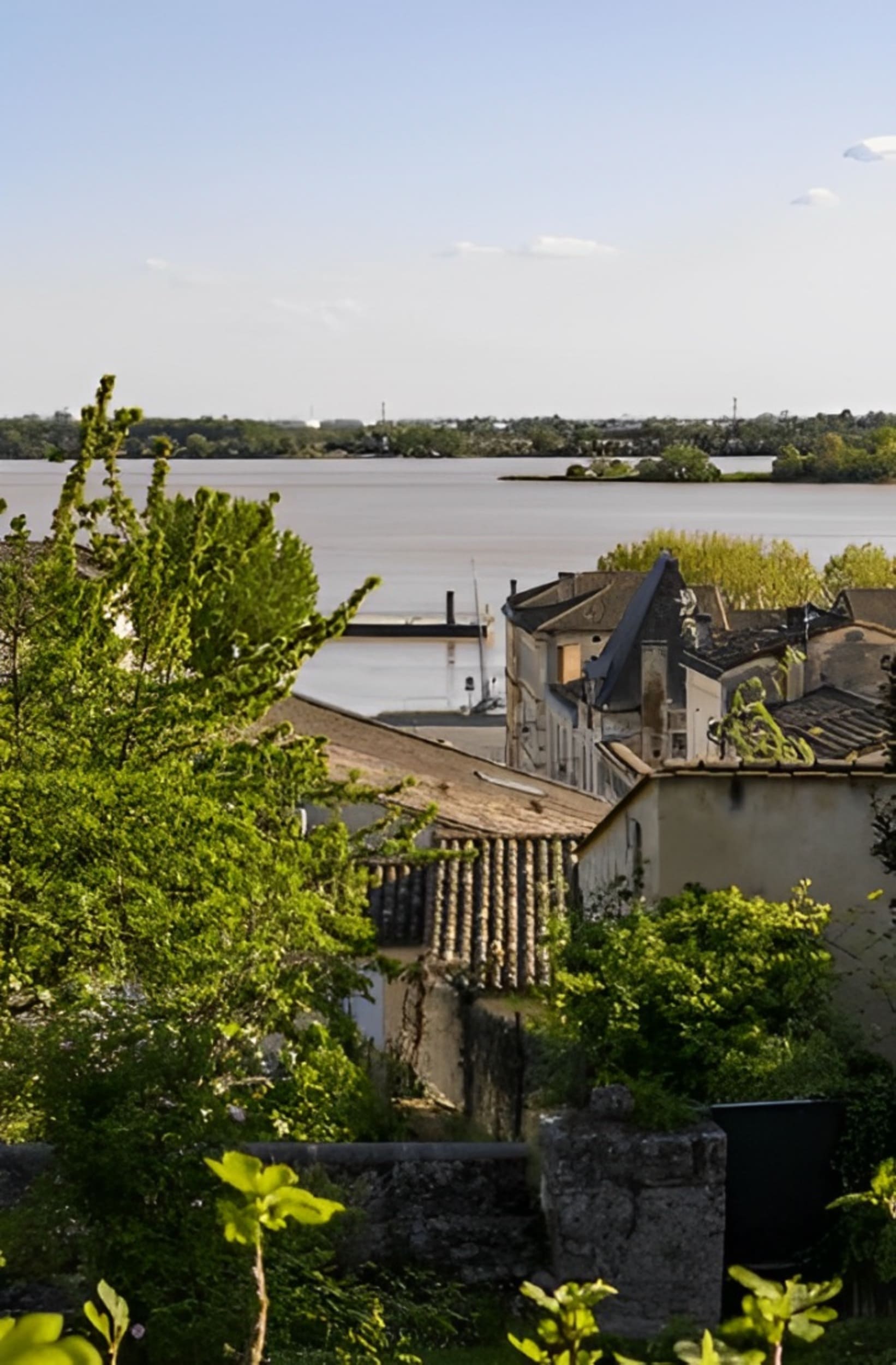 Bourg-sur-Gironde view
