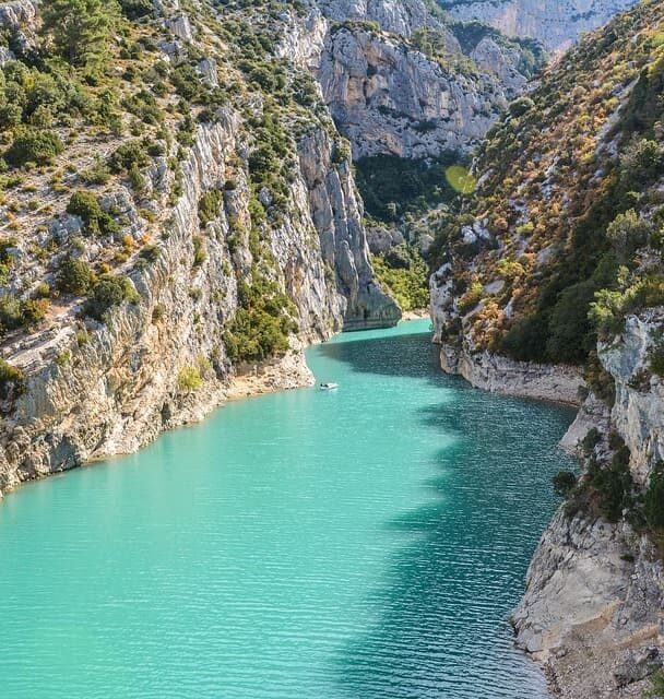 Guided all-women Verdon Canyon hiking tour