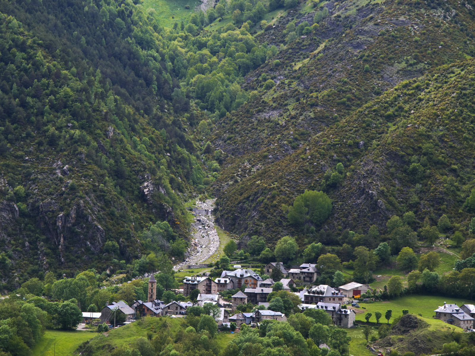 Erill la Vall, a small Pyrenean village