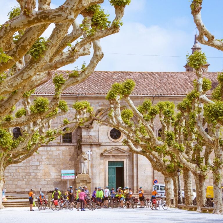 group cyclists portugal rest