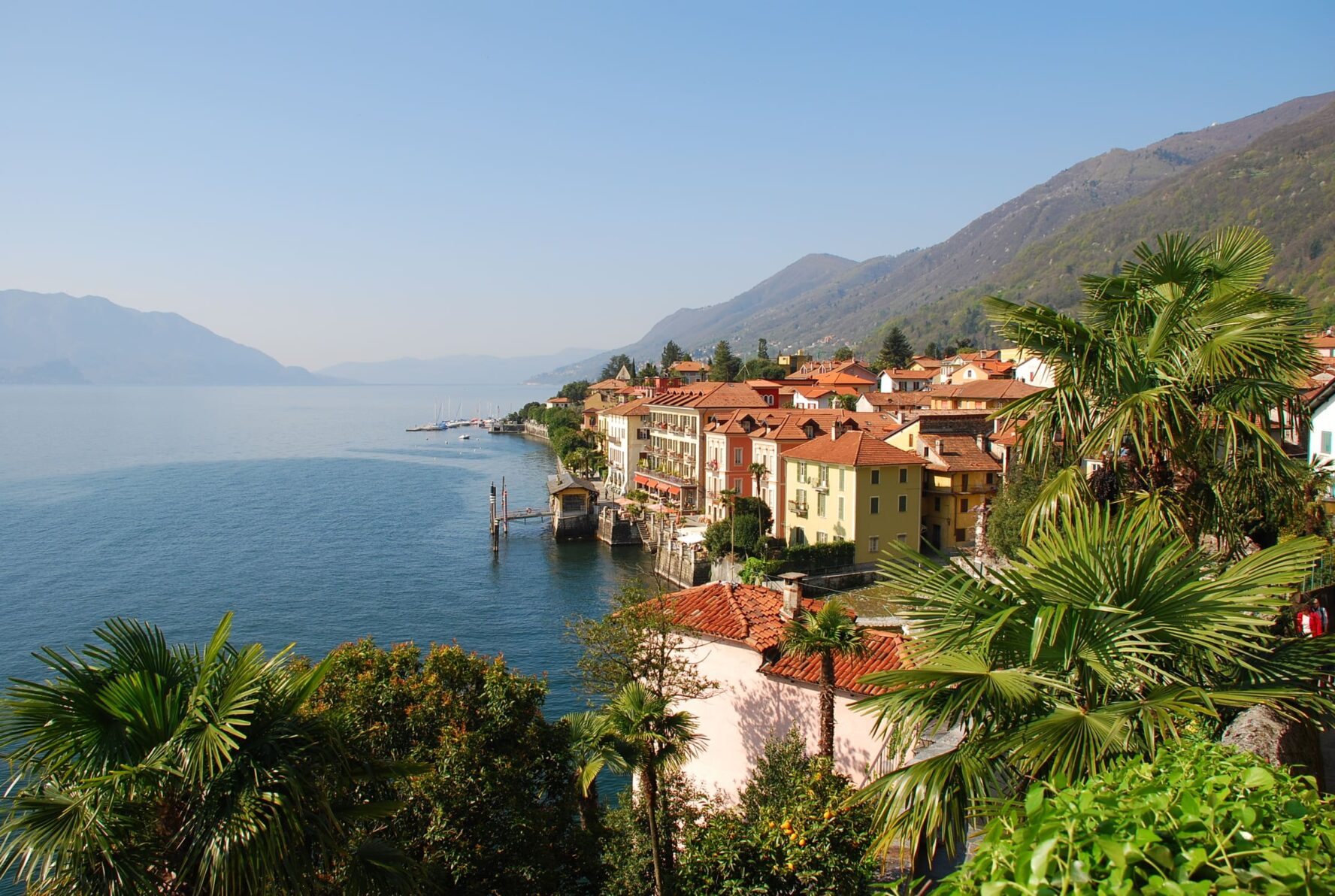 Lake Como view on a clear day