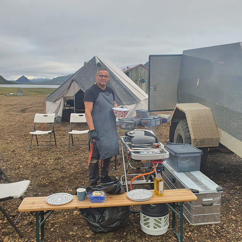 Camping in Iceland and preparing food