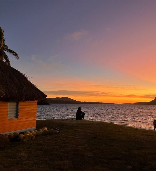 Fiji kayak tour, Sawa-i-Lau