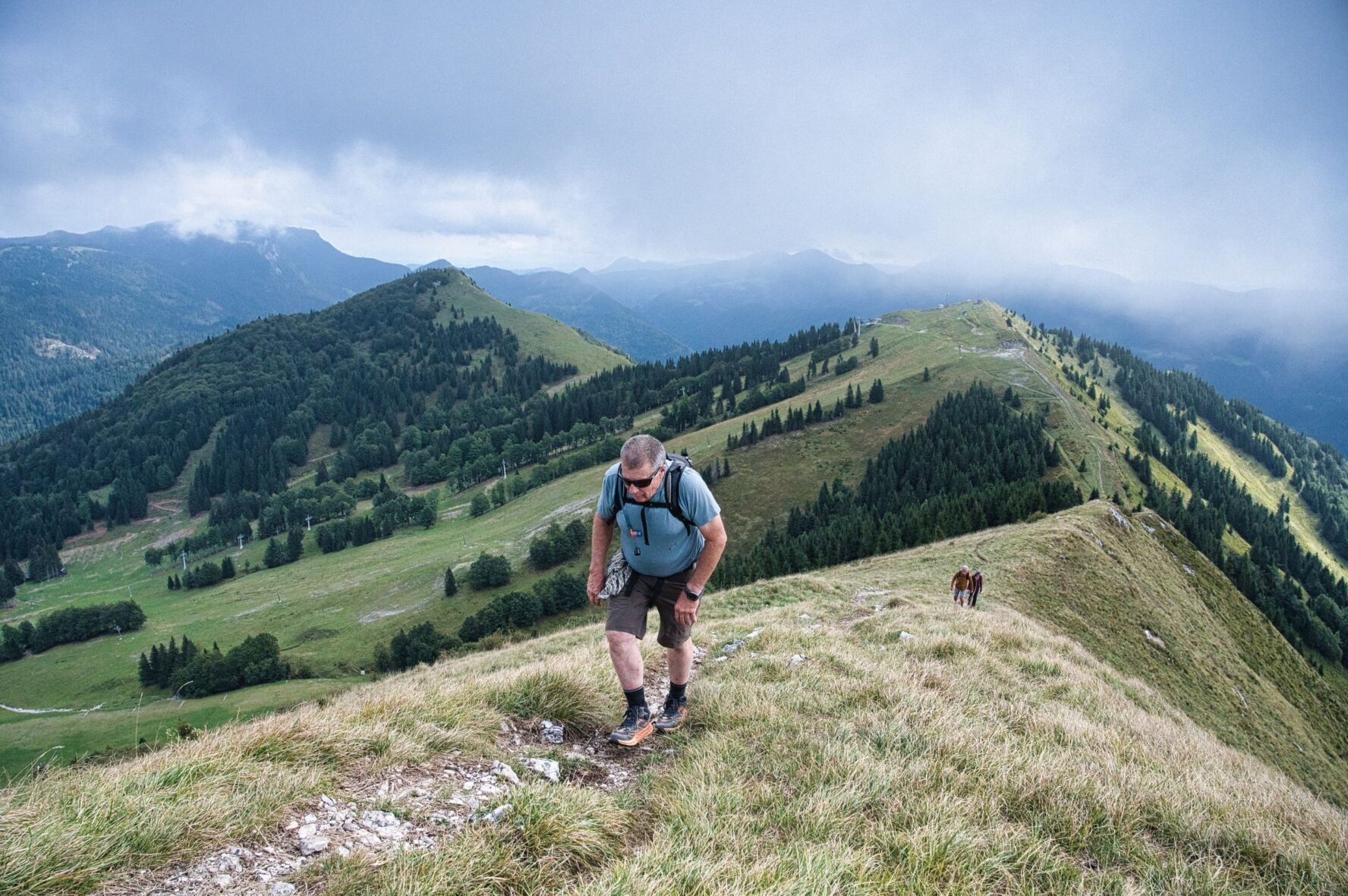 Hikers on a panoramic ridge on the Slovenia hiking & e-MTB trip