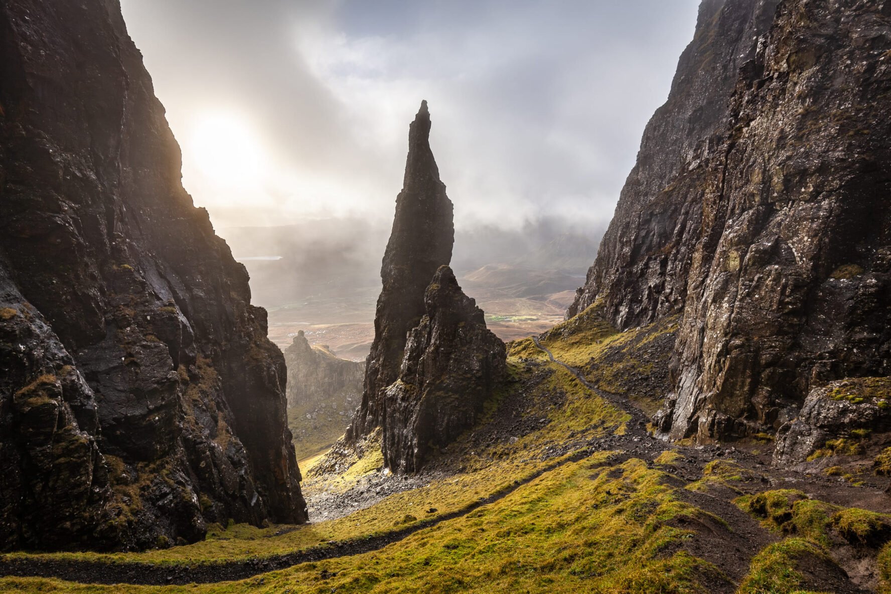 Hiking to Quiraing