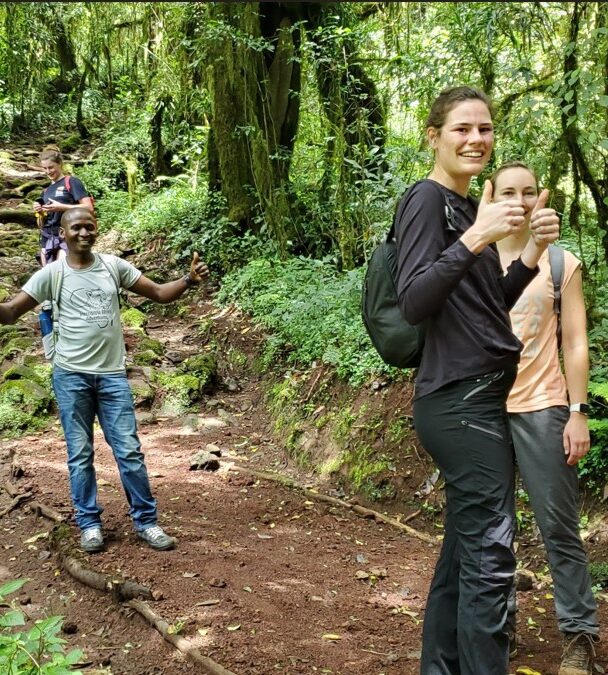 Hikers, Uhuru Peak