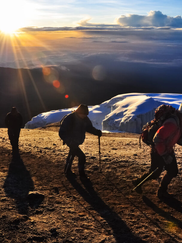Hikers, Uhuru Peak