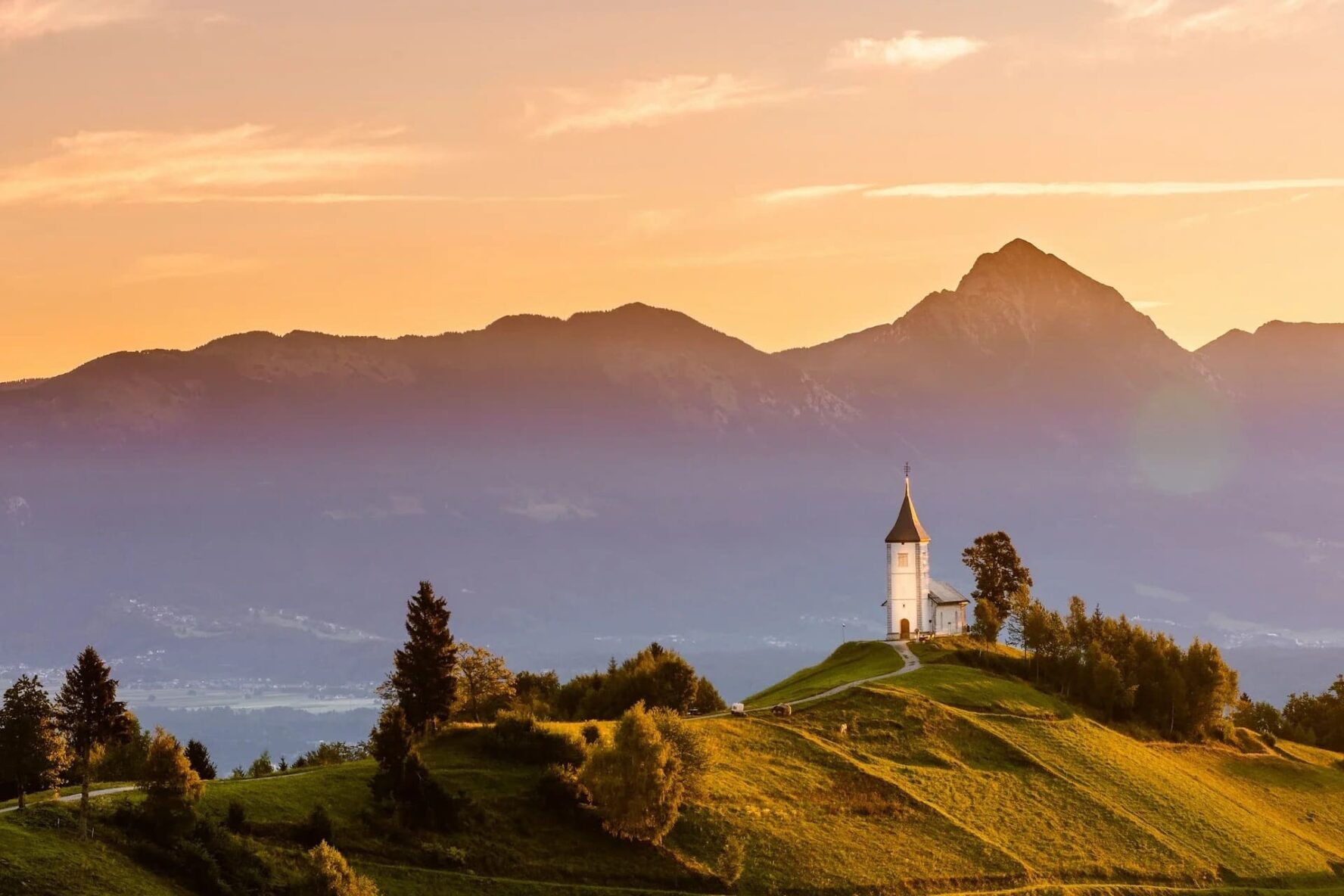 Slovenia Jamnik church