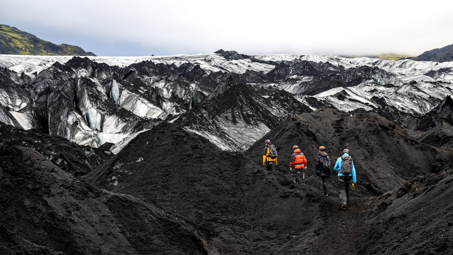 Hiking Iceland group