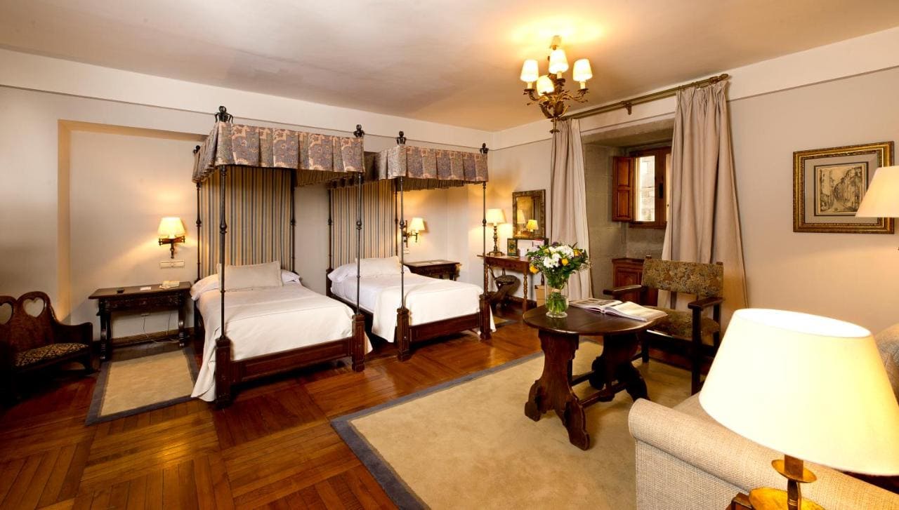 Parador room