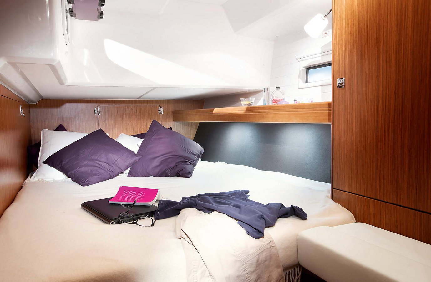 Aft cabin aboard the Bavaria 46 sailboat