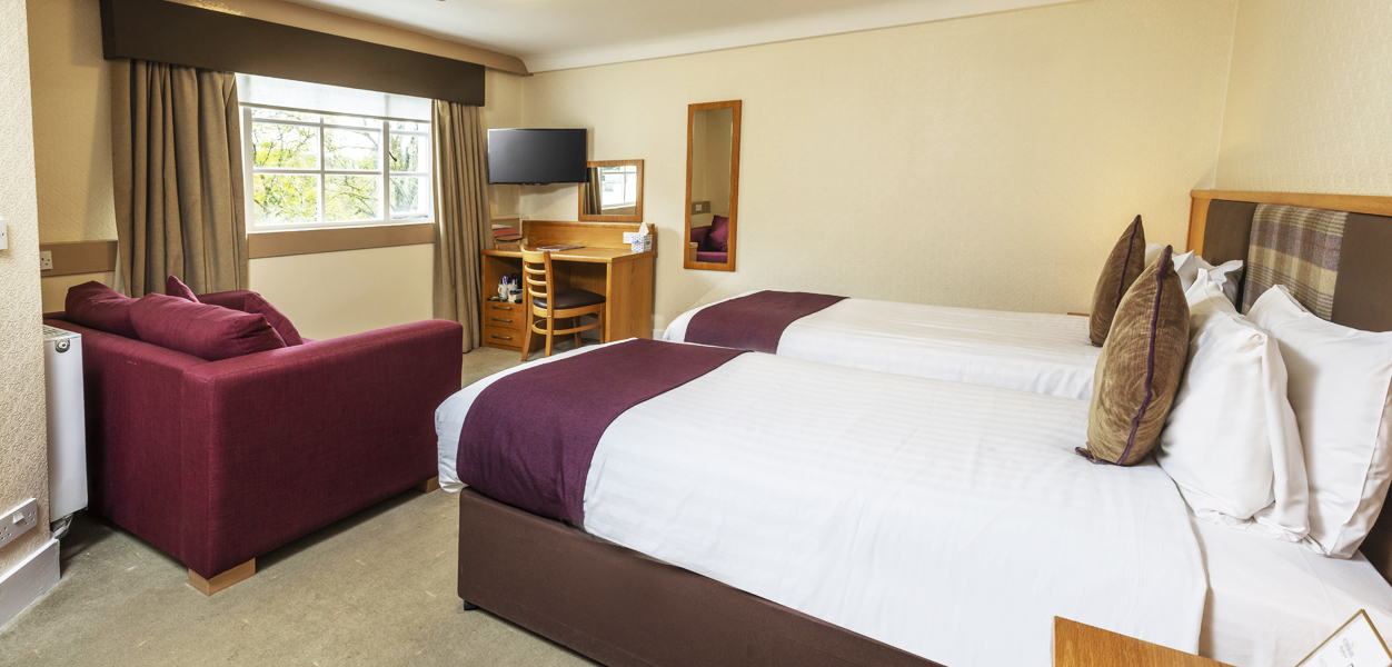 Standard twin room at Buchanan Arms in Drymen