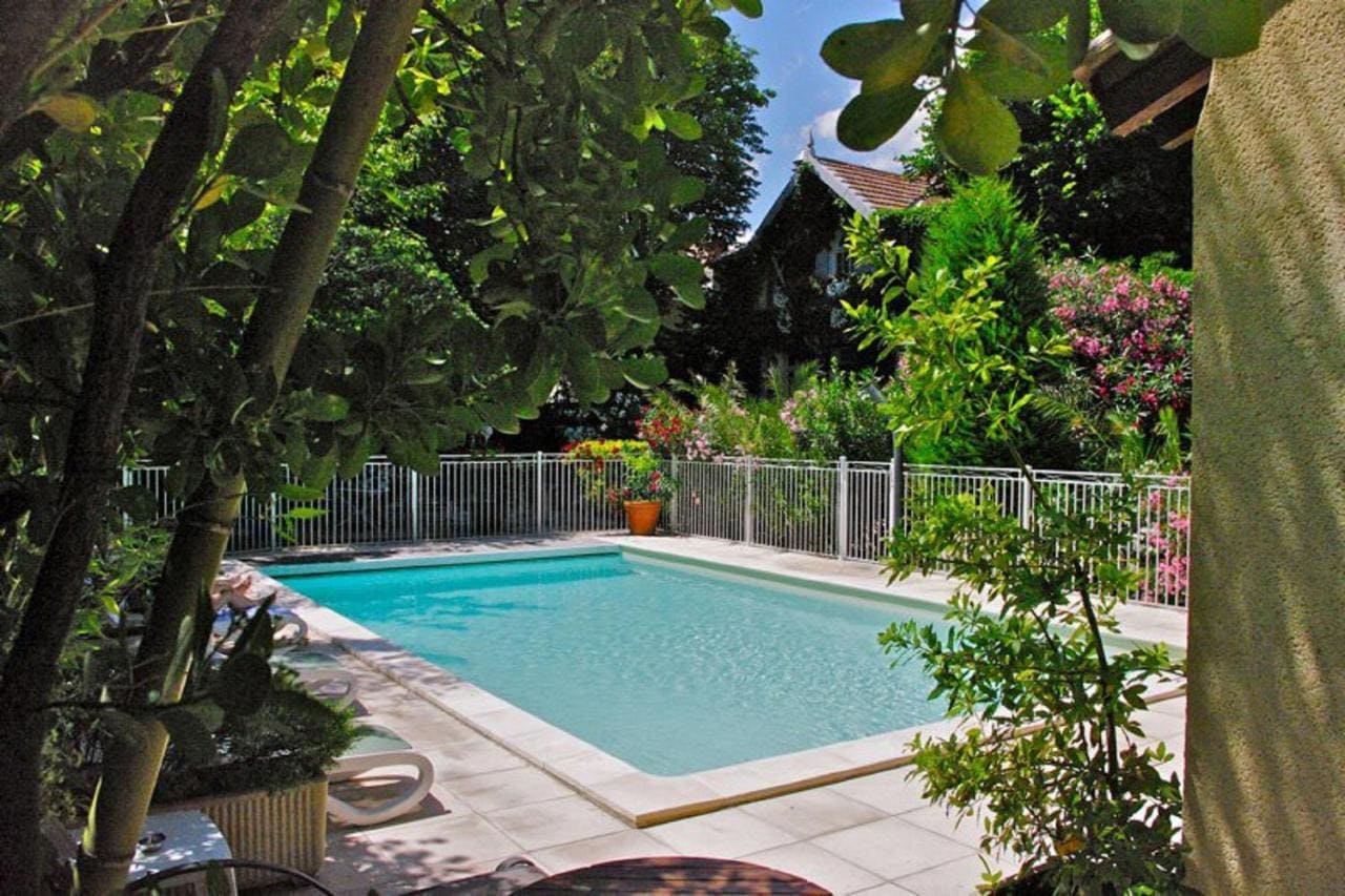 Fleuri pool