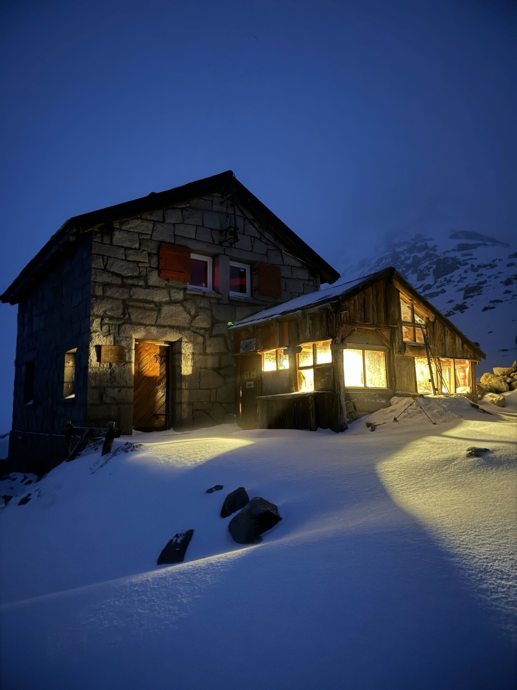 Frey hut by night