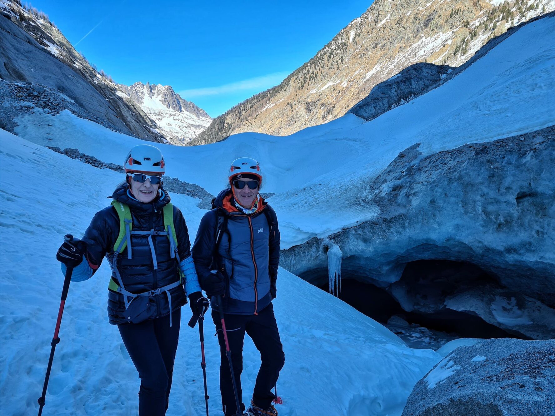Hikers smiling on the Mer de Glace day tour