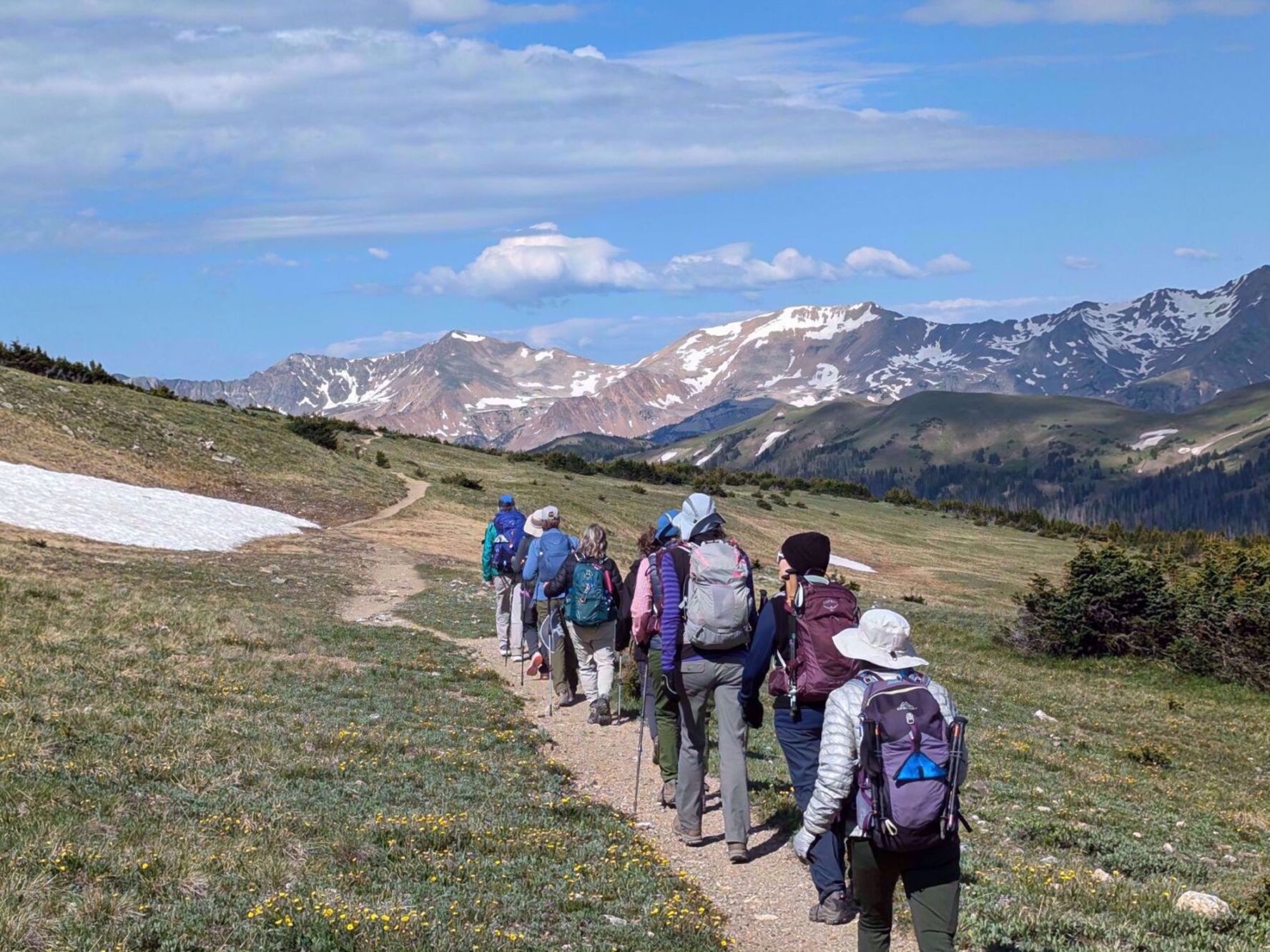 Hiking the Ute Trail on the Rocky Mountain National Park women adventure