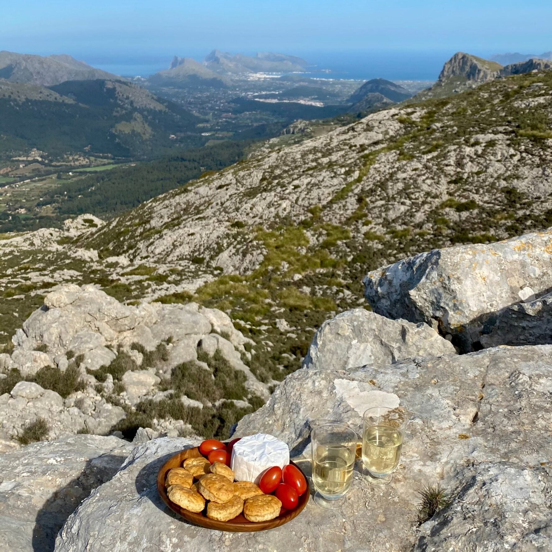 Mallorca hiking and picnic