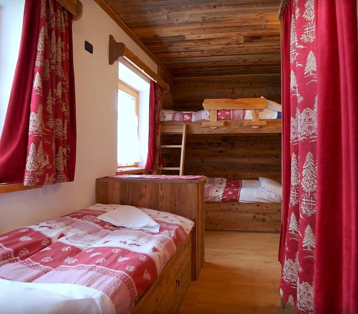 Room at Rifugio Col Gallina in the Dolomites