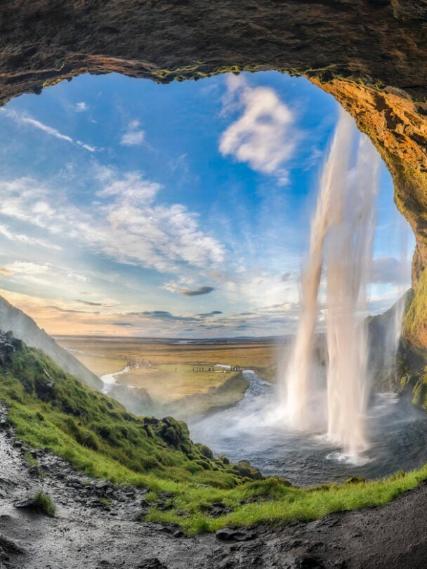 Happy women, Skogafoss waterfall