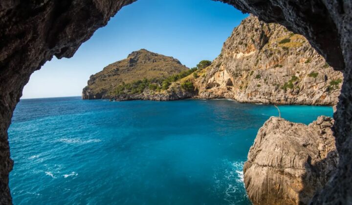 mallorca sea cave