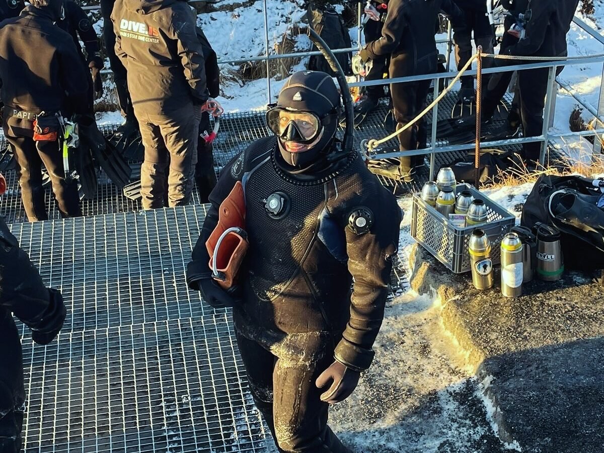 Silfra fissure snorkeling