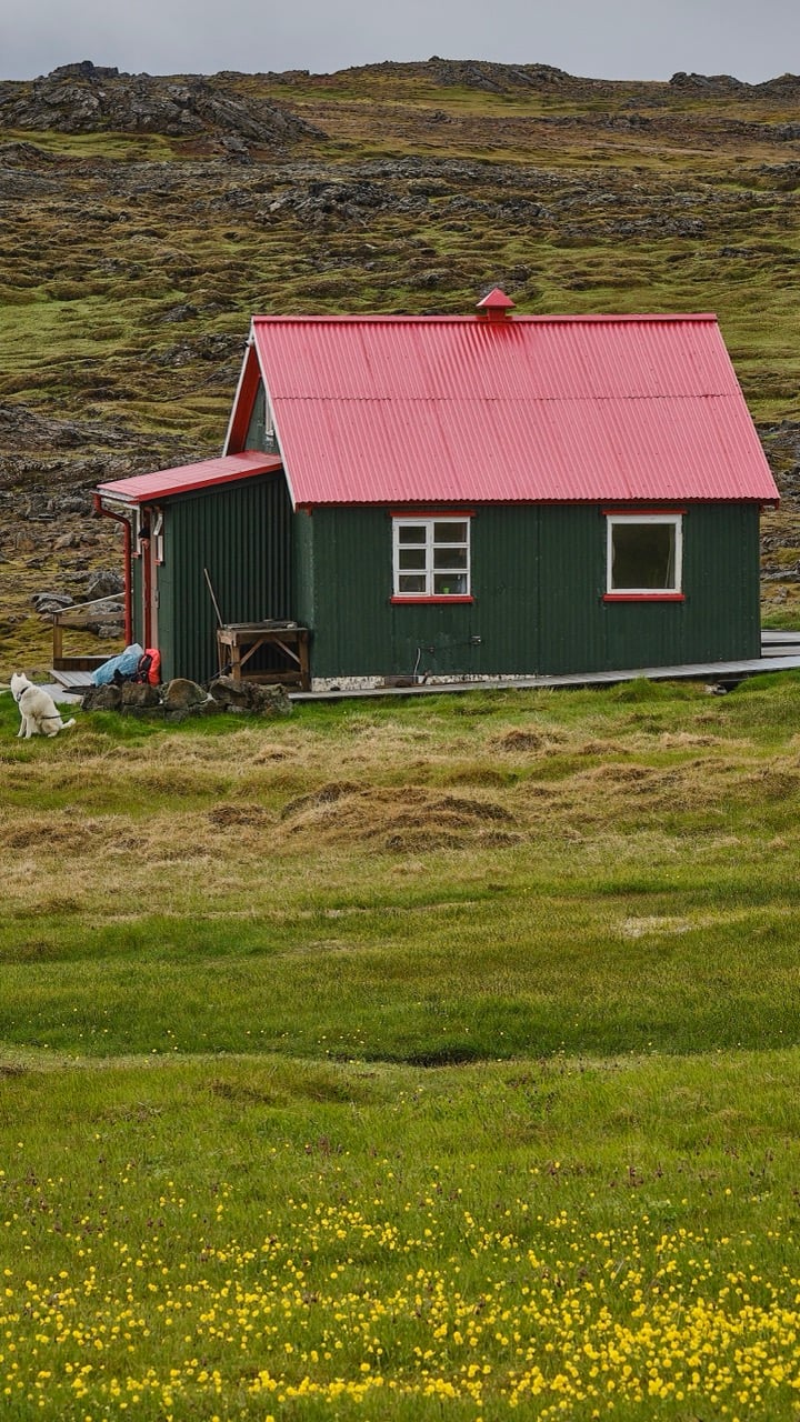 Cute mountain hut on the trek