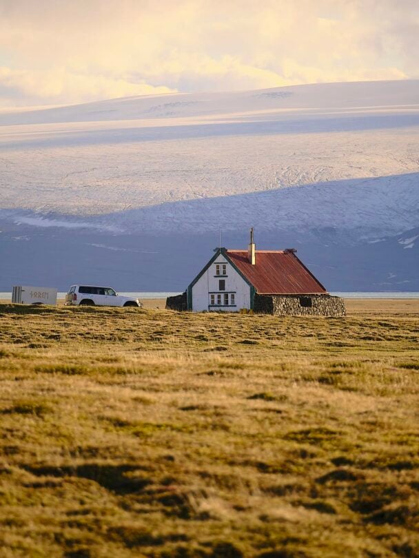 Iceland hut in the middle of nowhere