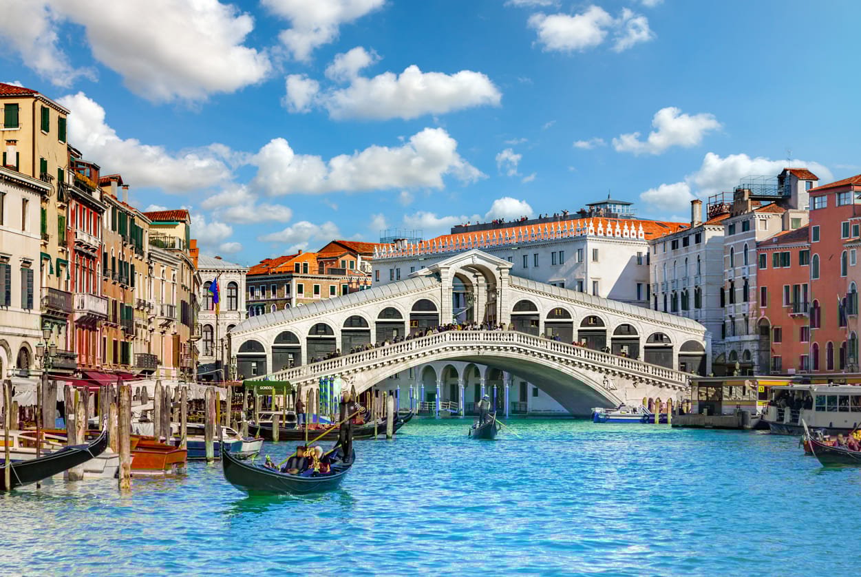 Rialto bridge in Venice