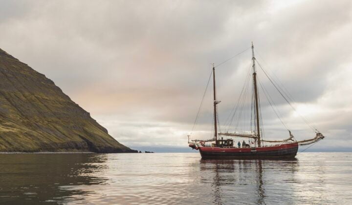 Expedition boat byr