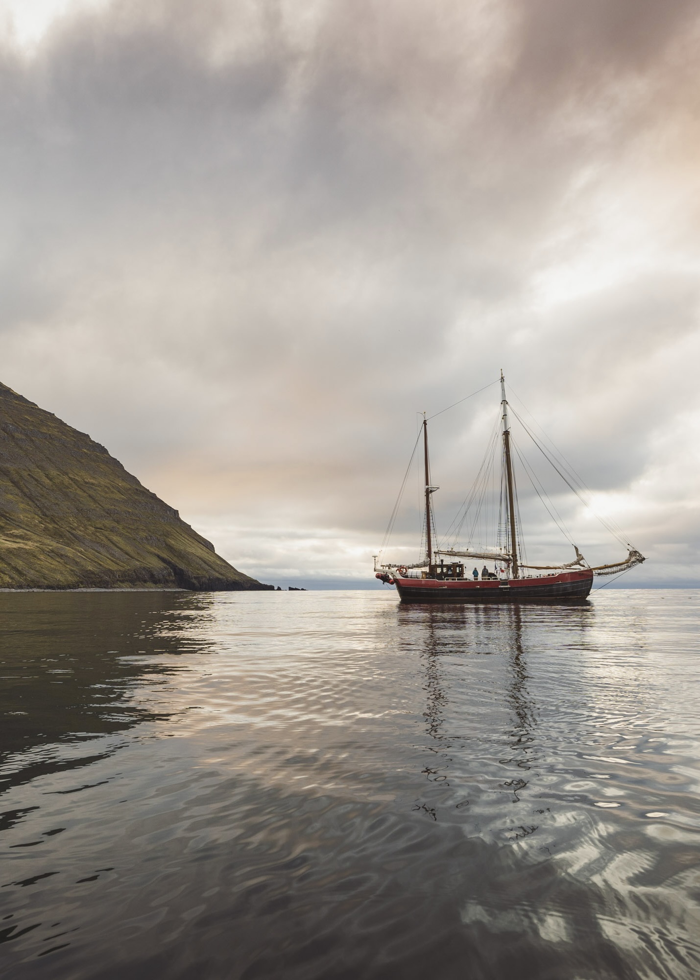 Expedition boat byr