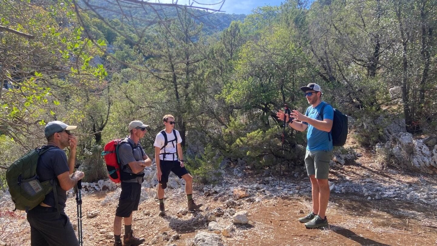 Hikers learning in Sardinia