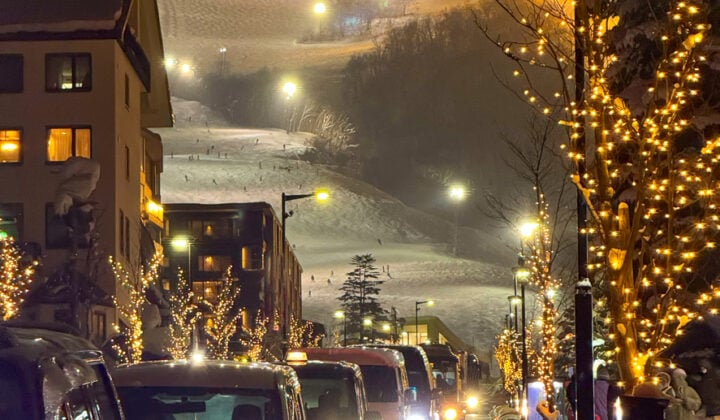 Night traffic Niseko