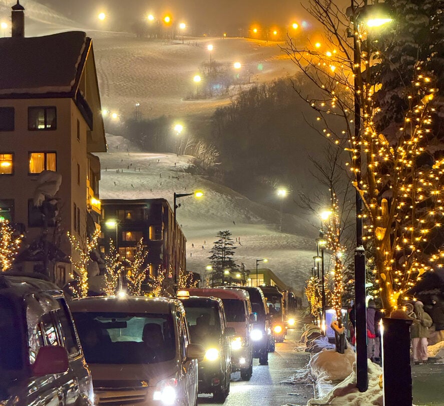 Night traffic Niseko