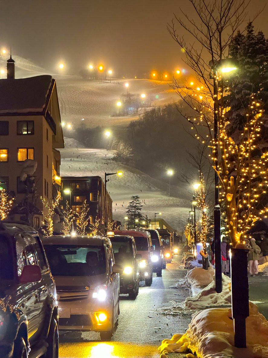 Night traffic Niseko
