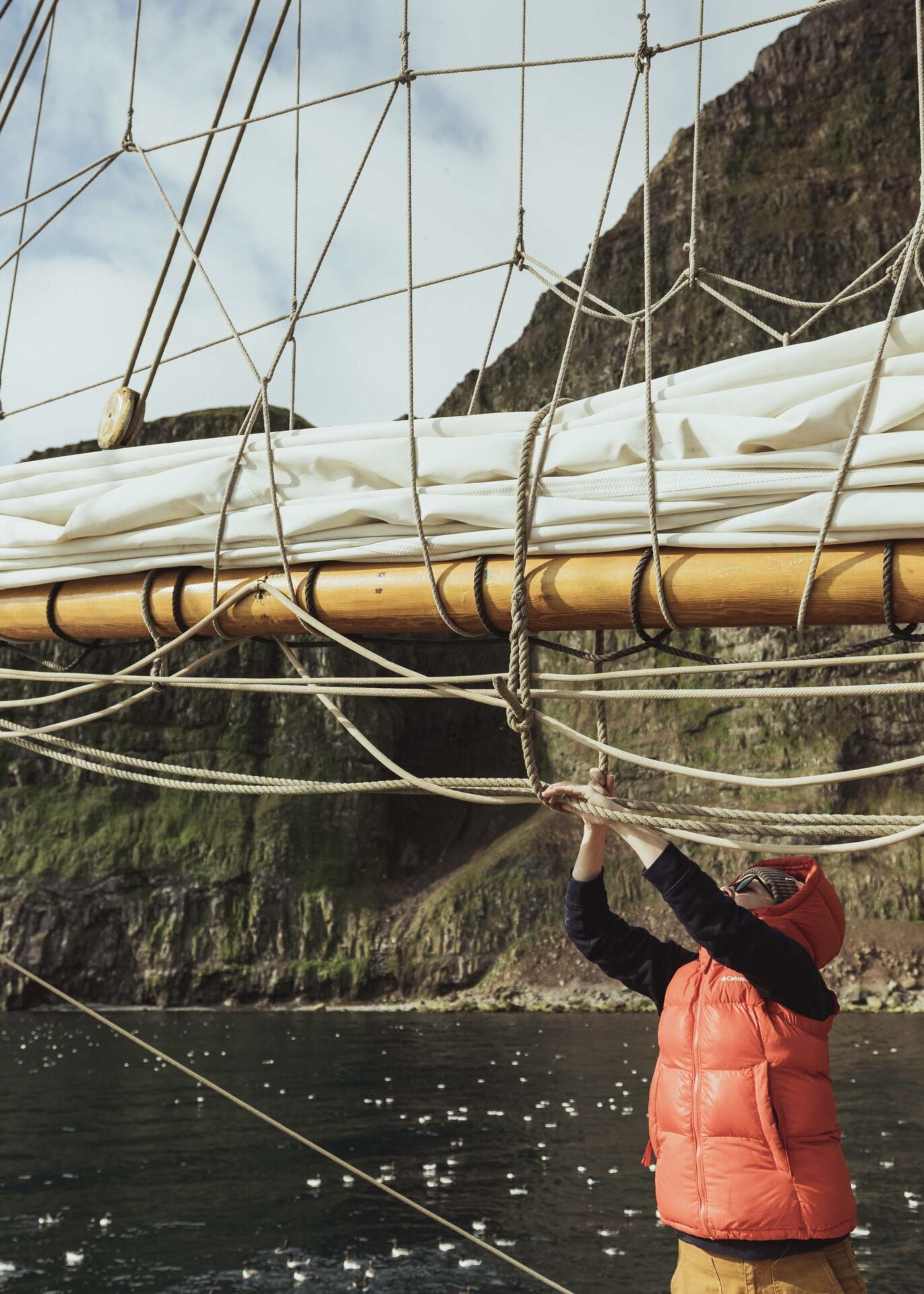 One hiker Byr boat