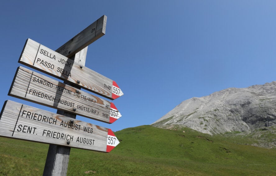 A signpost along the Alta Via routes in the Itlaian Dolomites