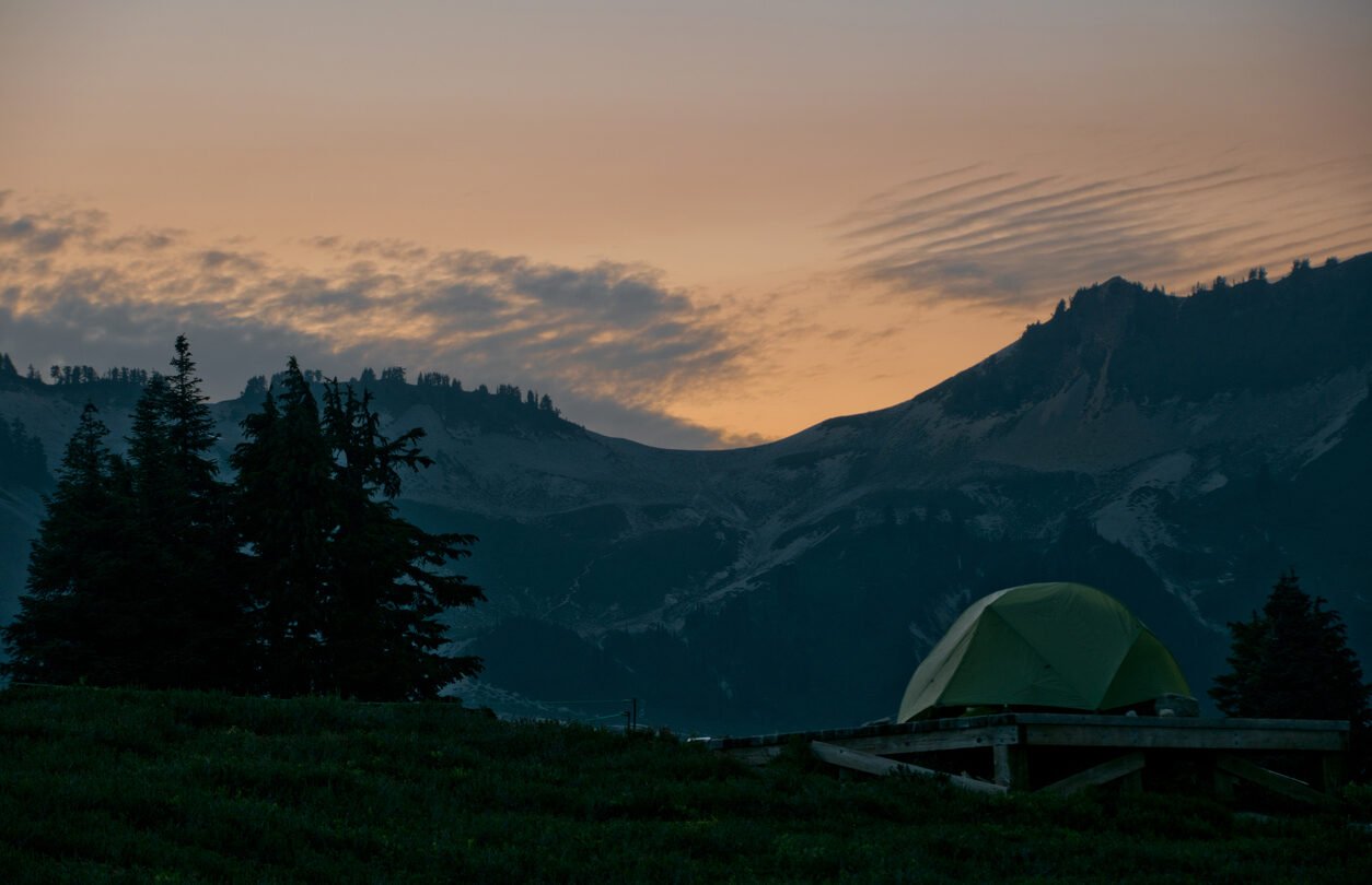 Camping Elfin lakes