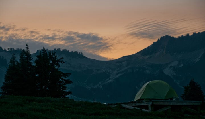 Camping Elfin lakes