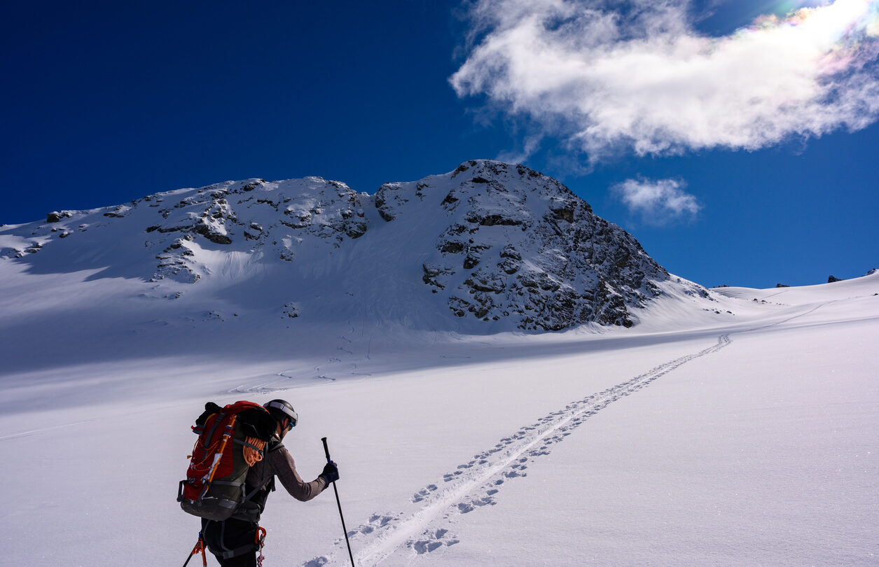 Spearhead traverse sunny day