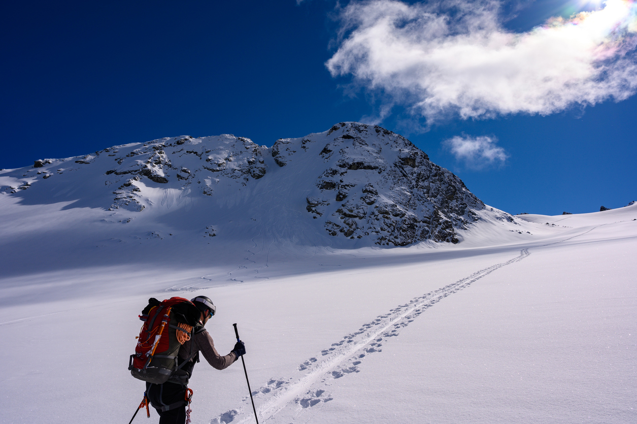 Spearhead traverse sunny day