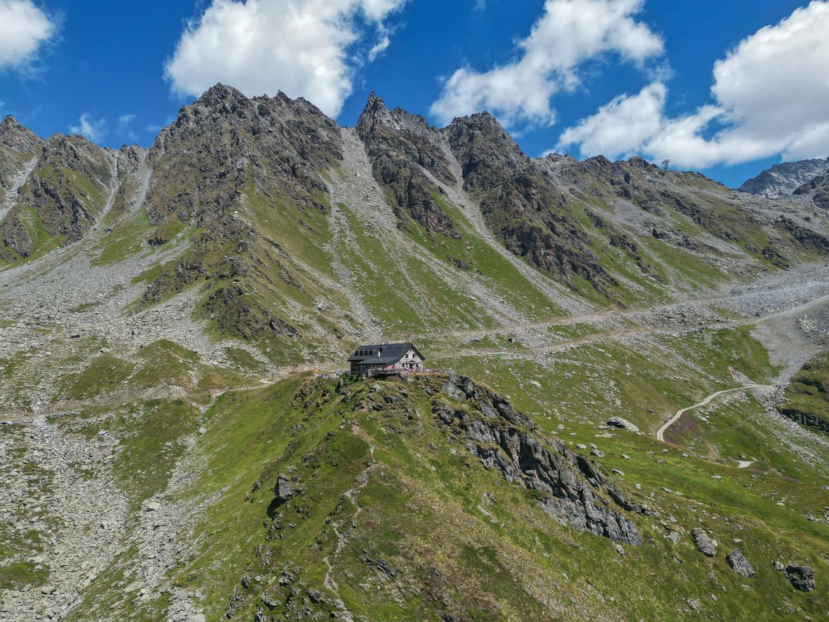 cabane du mont fort aerial