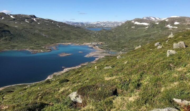 Hiking towards Fondsbu