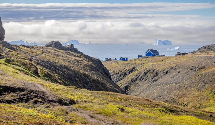 Hiking trails Greenland summer