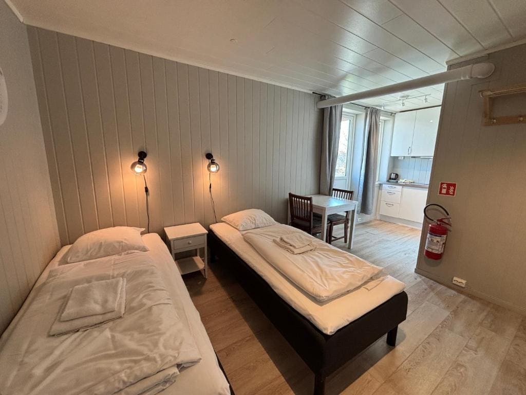 Lofoten BB Reine room