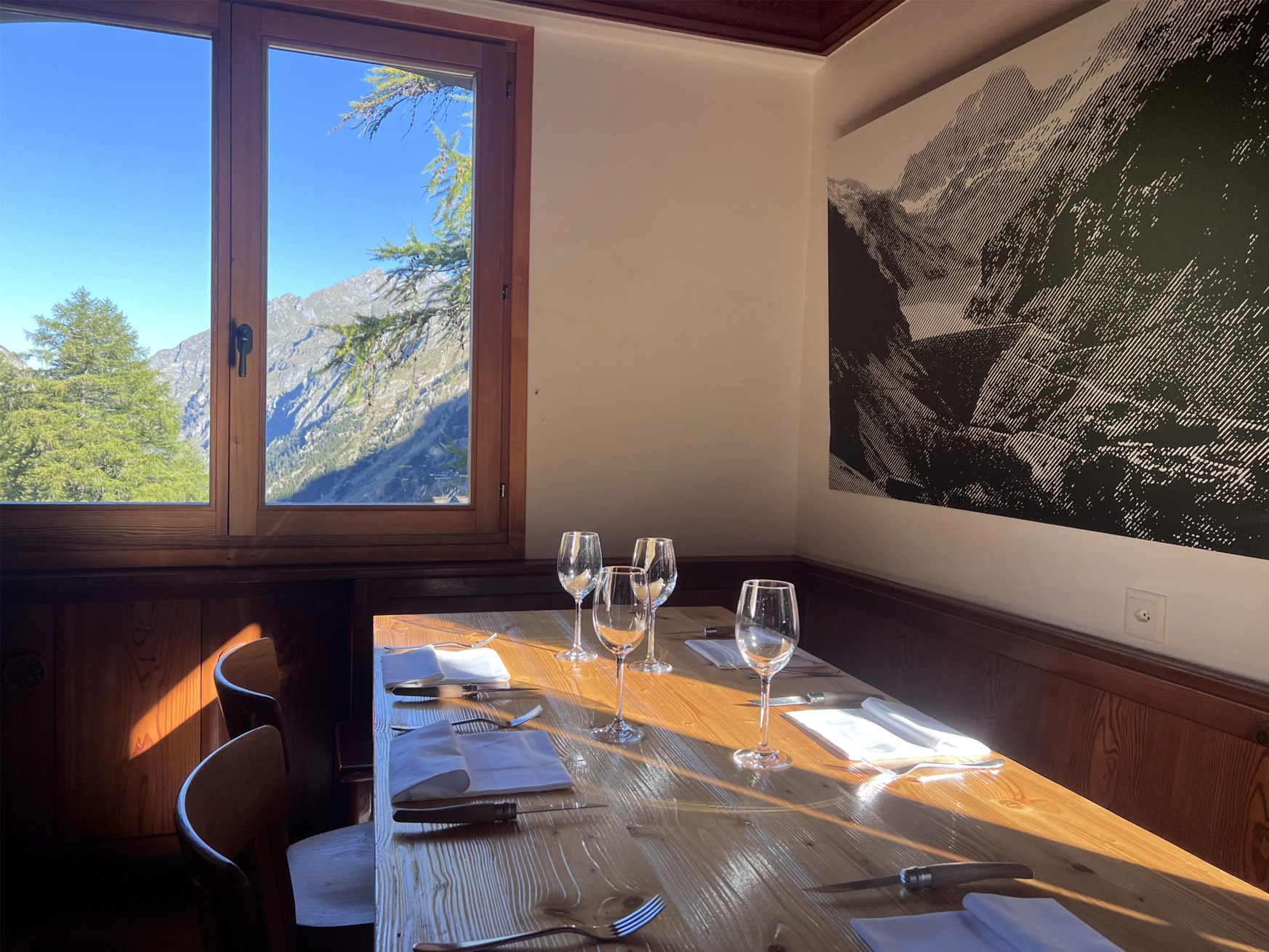 Mauvoisin dining