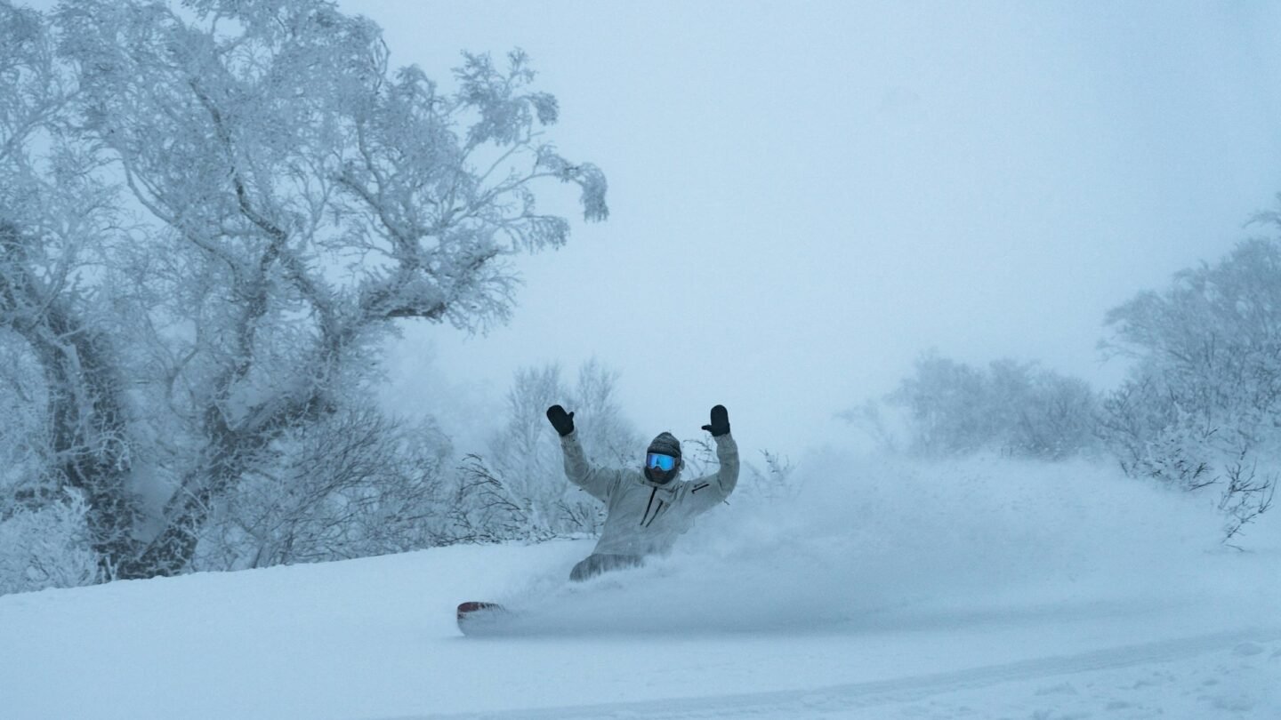 Myoko snowboarder Japan