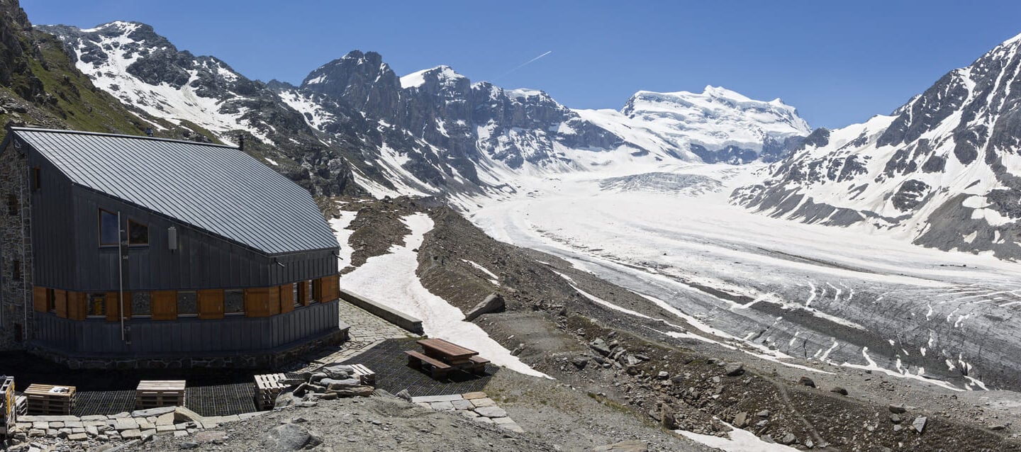 Pannosierre Hut mountains
