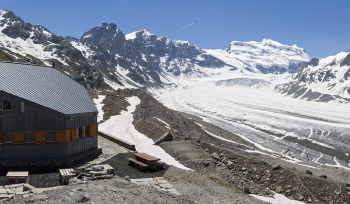Pannosierre Hut mountains