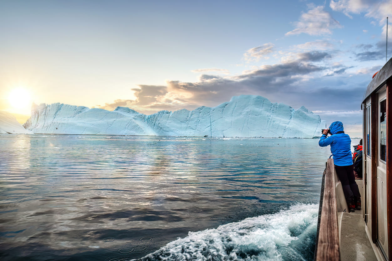 Sailing Greenland glaciers