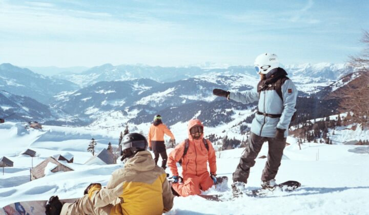 Skiers relaxing Myoko